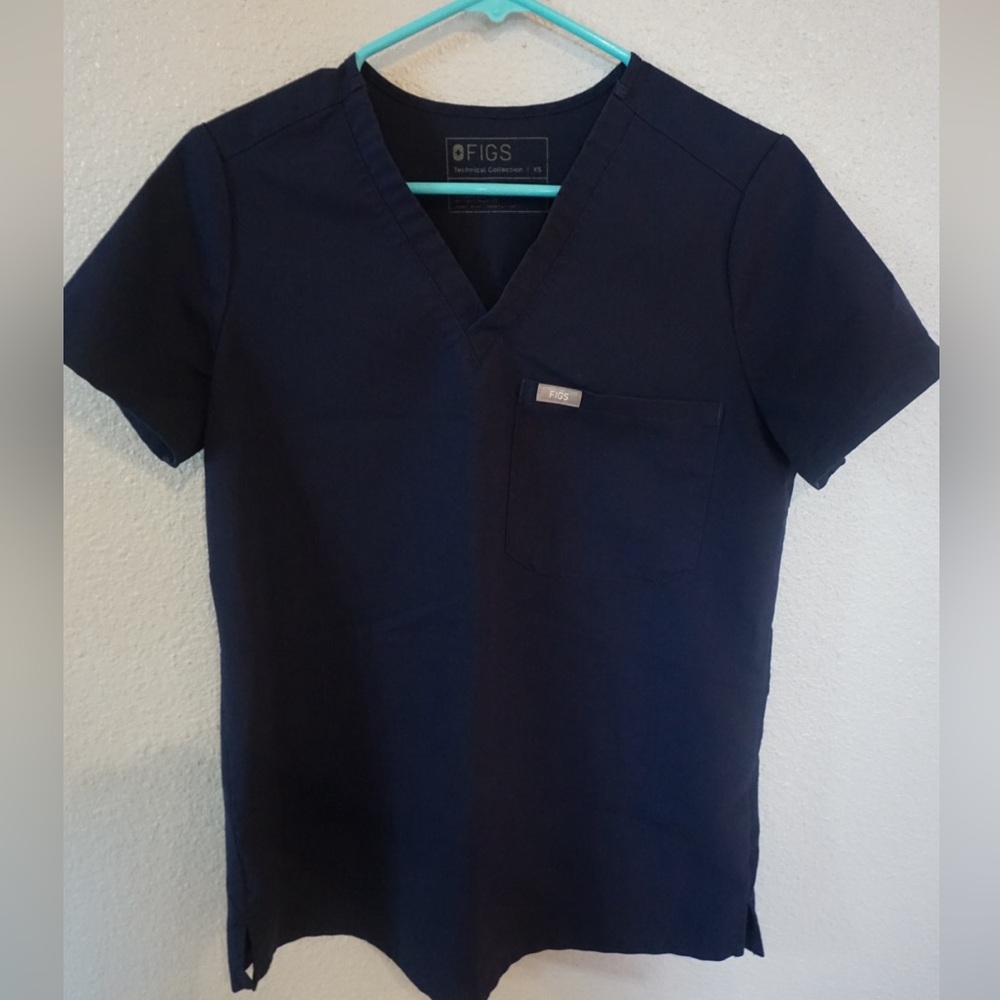 FIGS Catarina One-Pocket Scrub Top